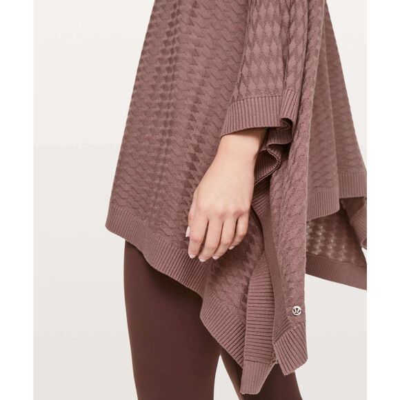 NWT Lululemon Divinity Poncho SPNO Spanish Oak Shawl Wrap $138 - Picture 9 of 9